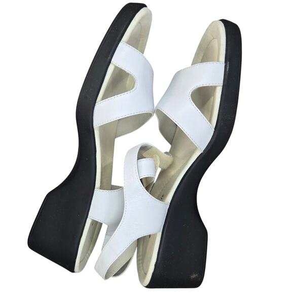 Easy Spirit Shoes - Easy Spirit Size 9 White Leather Ankle Strap Sandals